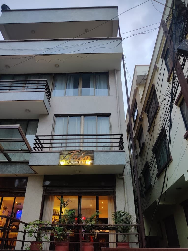 Le Trio Restaurant & Bar